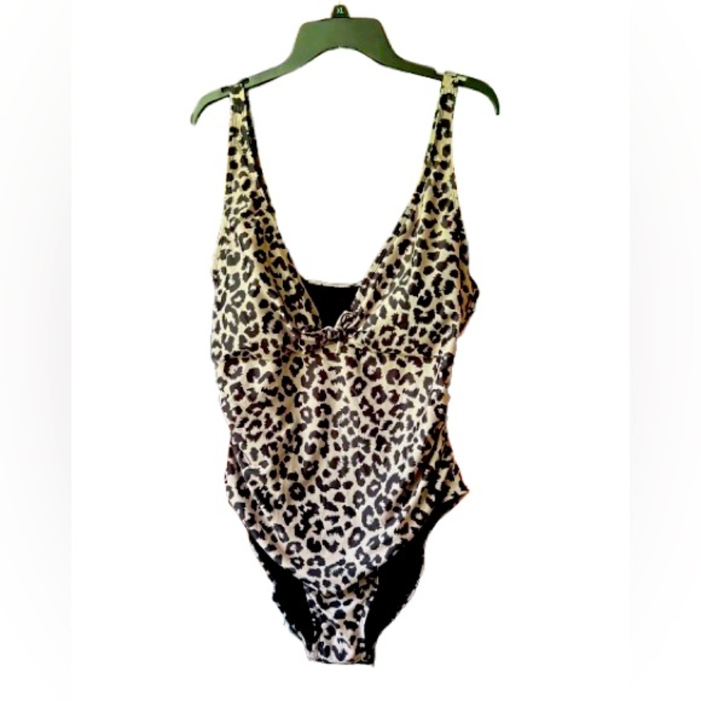 Nicole Miller One-piece Swimsuit - Slimming Style Cheetah Print Size 1X NWT